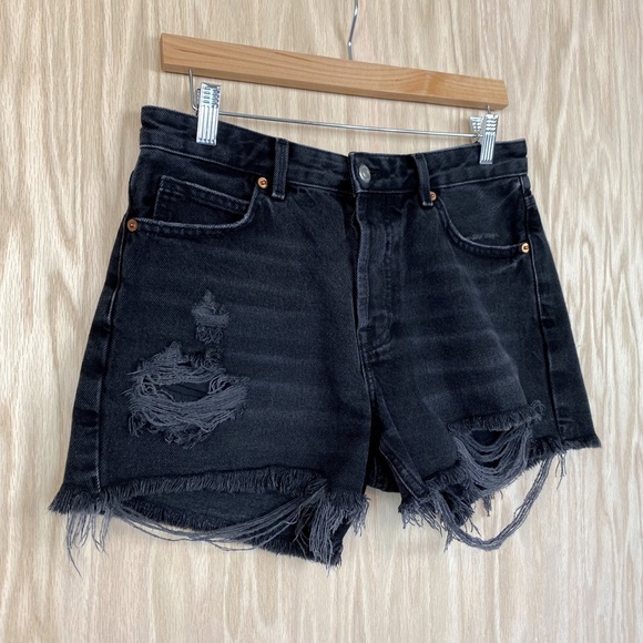 Topshop Moto Ashley High-Rise Distressed Frayed Jean Shorts - Picture 2 of 6